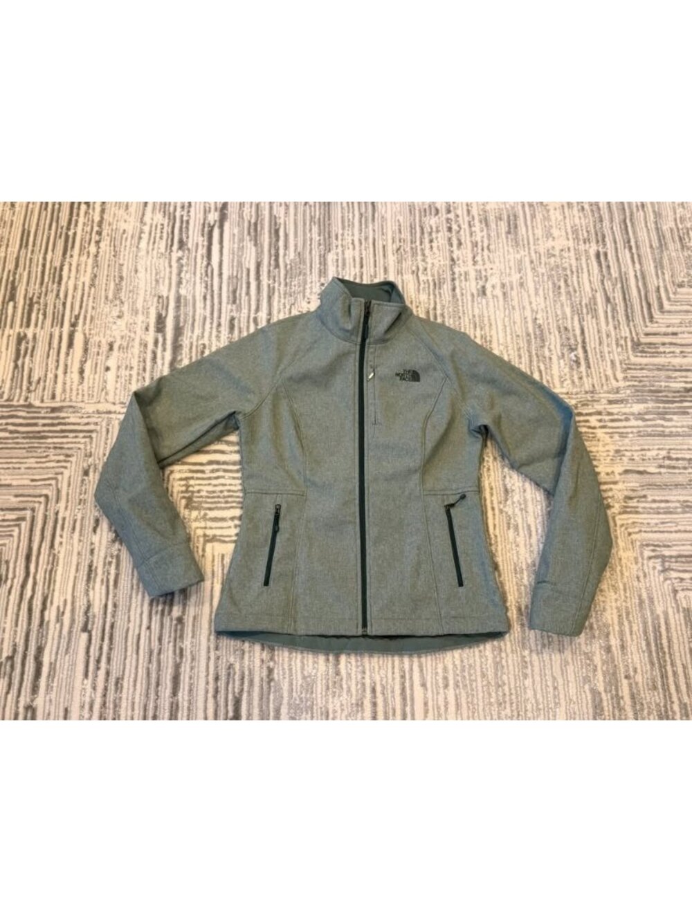 The North Face women's small green Apex Bionic Windwall coat MSRP $180